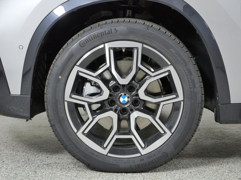 Thumbnail: 2026 BMW X1 - 16