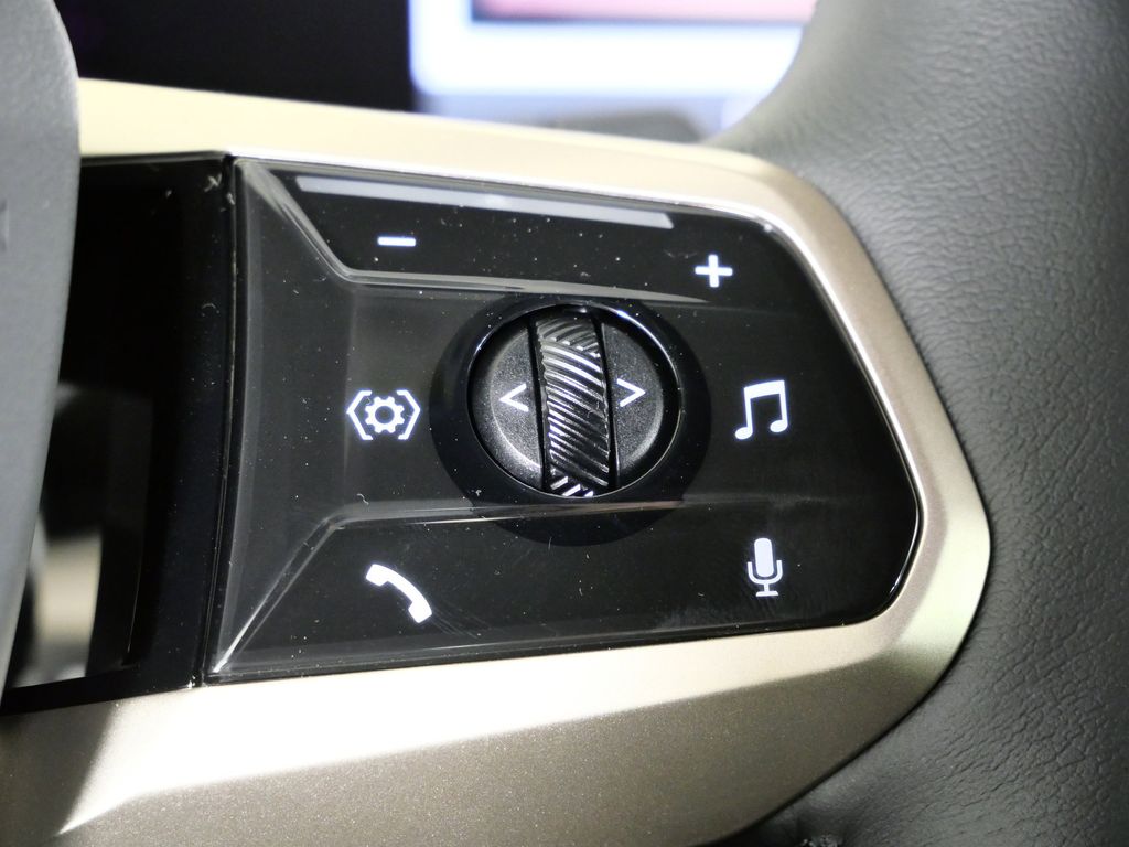 Thumbnail: 2026 BMW iX - 40