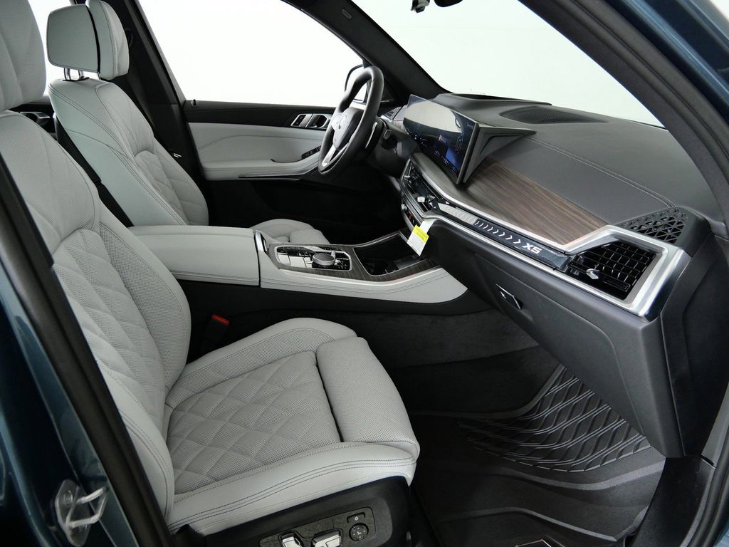 Thumbnail: 2026 BMW X5 - 20