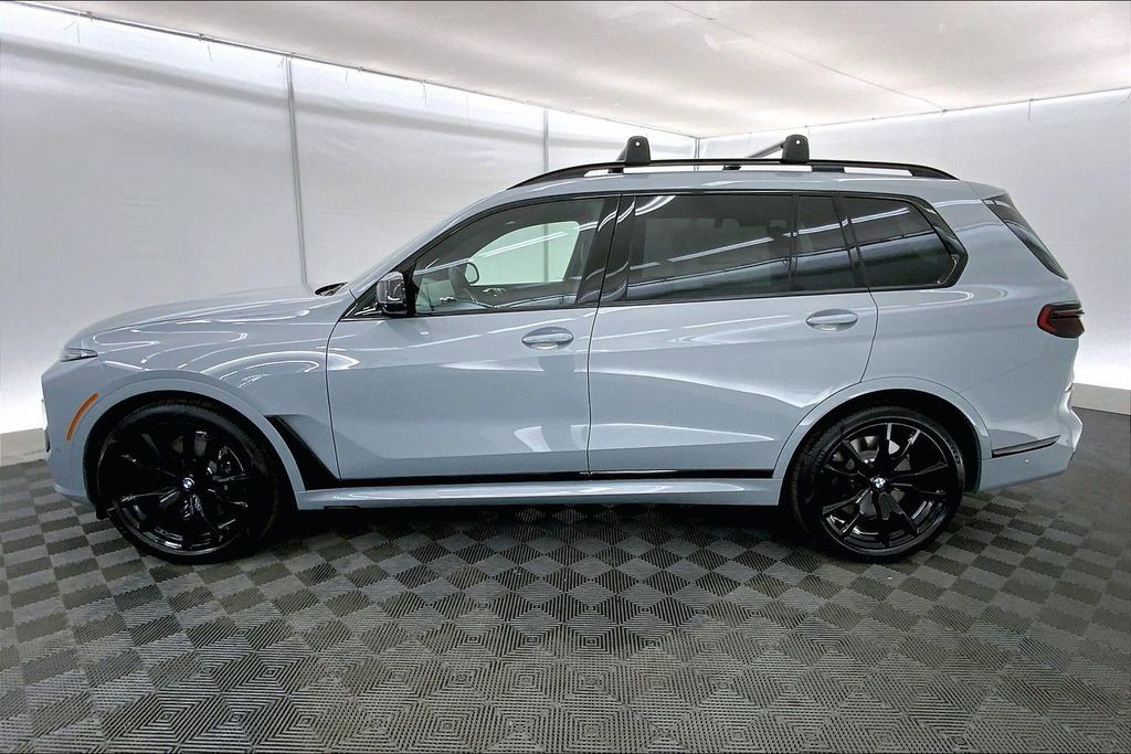 Thumbnail: 2026 BMW X7 - 3