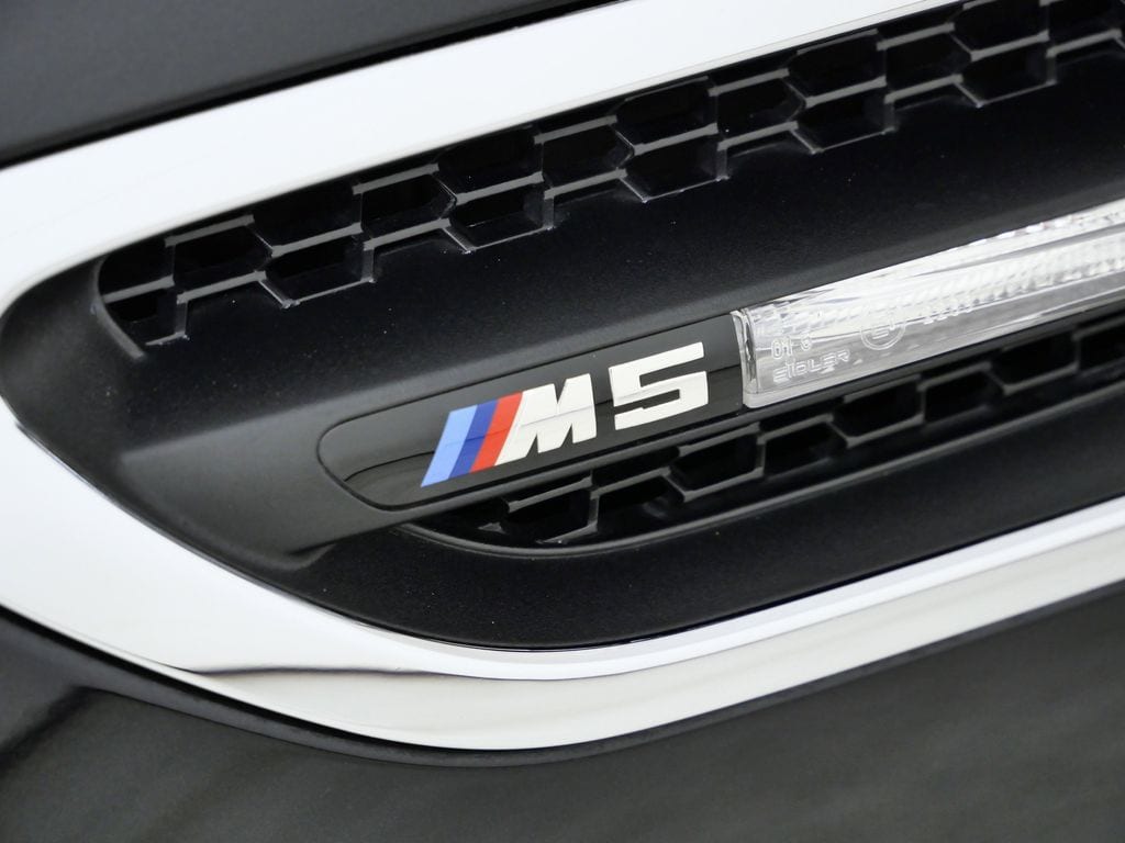 Thumbnail: 2013 BMW M5 - 5