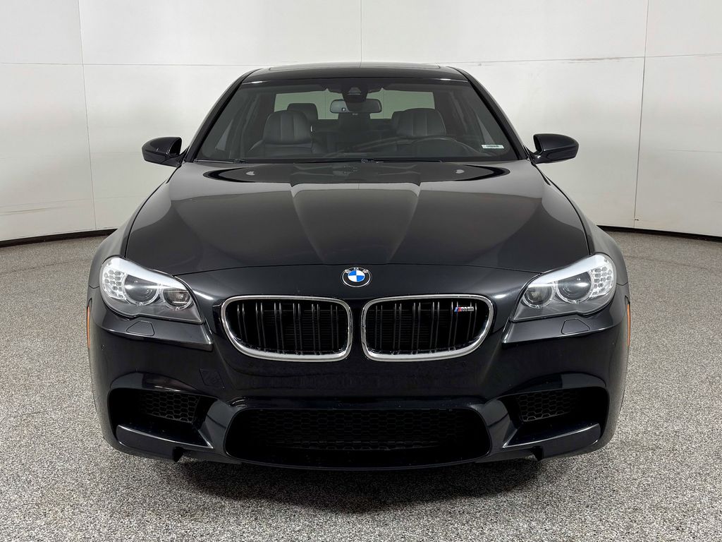 Thumbnail: 2013 BMW M5 - 3