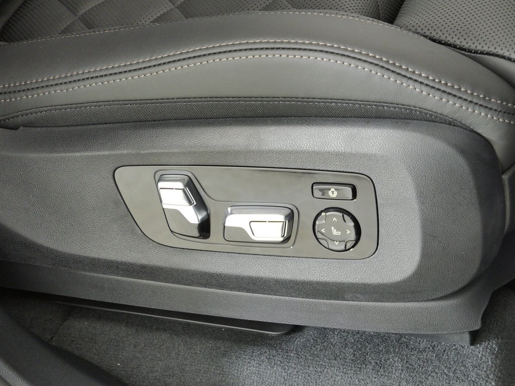 Thumbnail: 2026 BMW X5 - 22