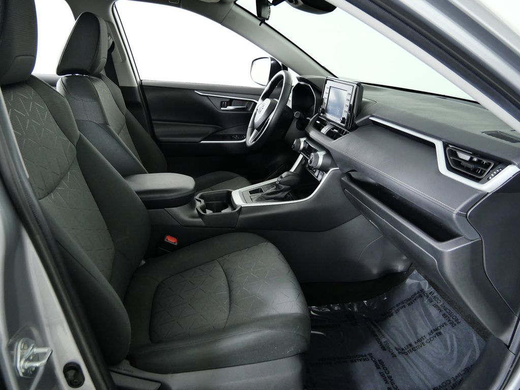 Thumbnail: 2021 Toyota RAV4 - 20