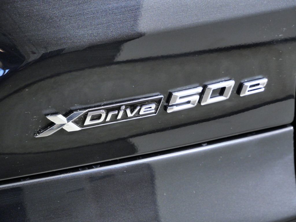 Thumbnail: 2026 BMW X5 - 12