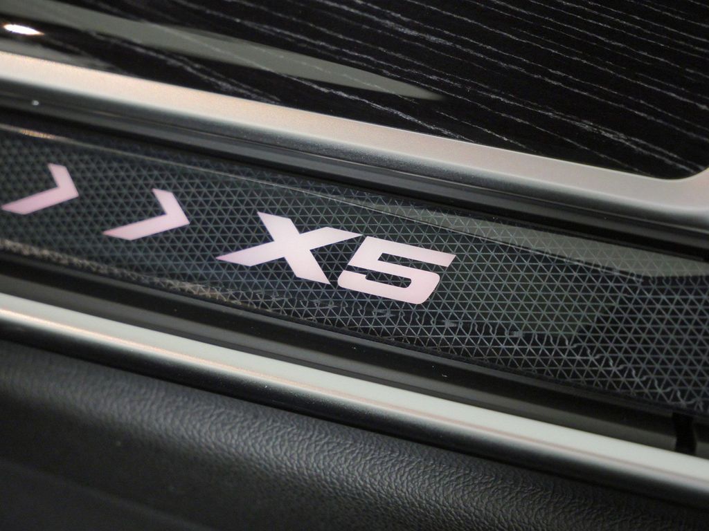 Thumbnail: 2026 BMW X5 - 24