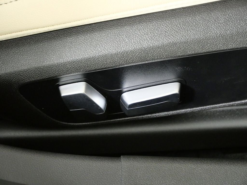 Thumbnail: 2023 BMW 3 Series - 27