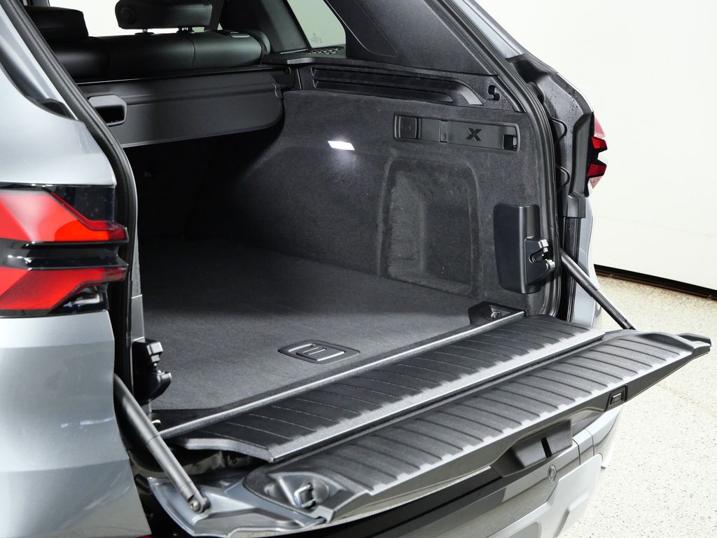 Thumbnail: 2026 BMW X5 - 29