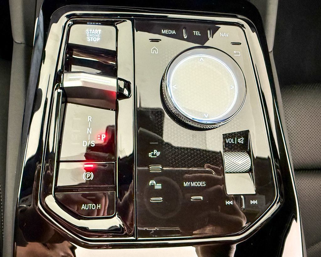 Thumbnail: 2025 BMW 5 Series - 51