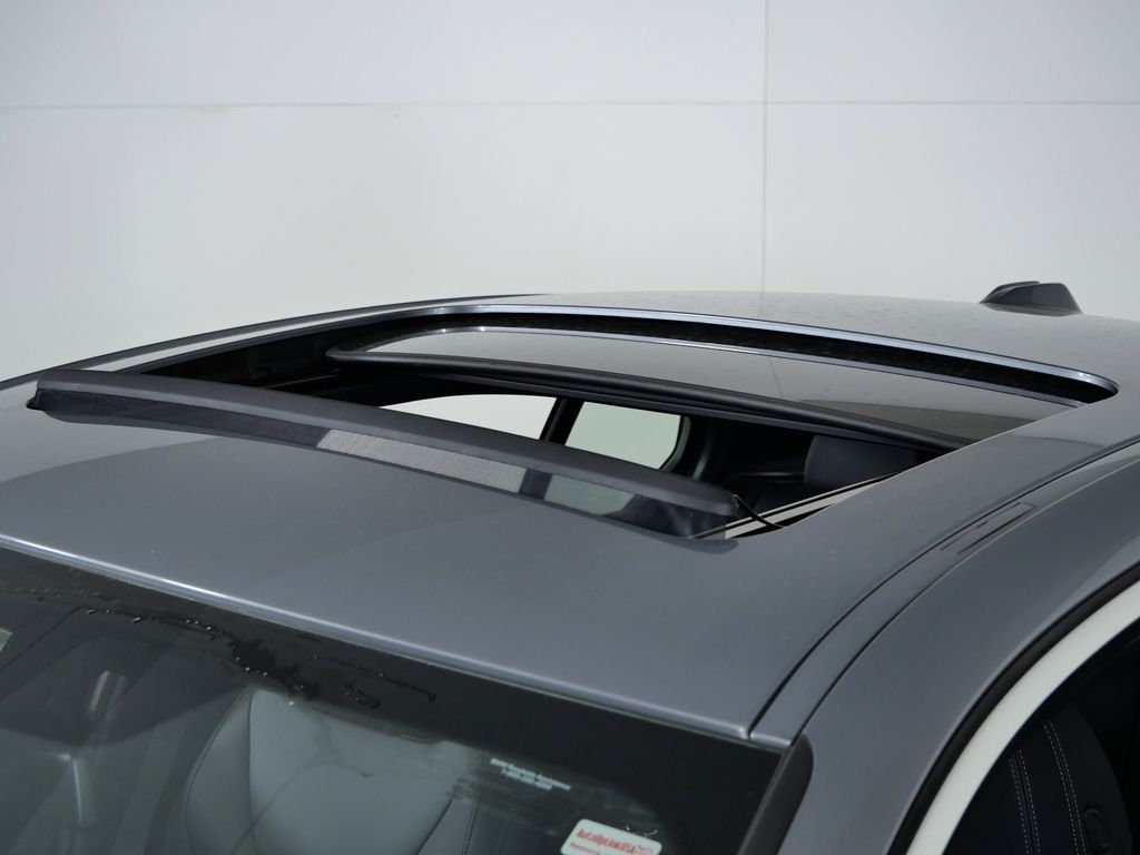 Thumbnail: 2026 BMW 3 Series - 18