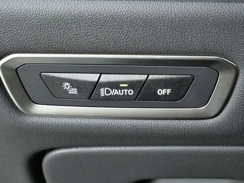 Thumbnail: 2026 BMW X7 - 43