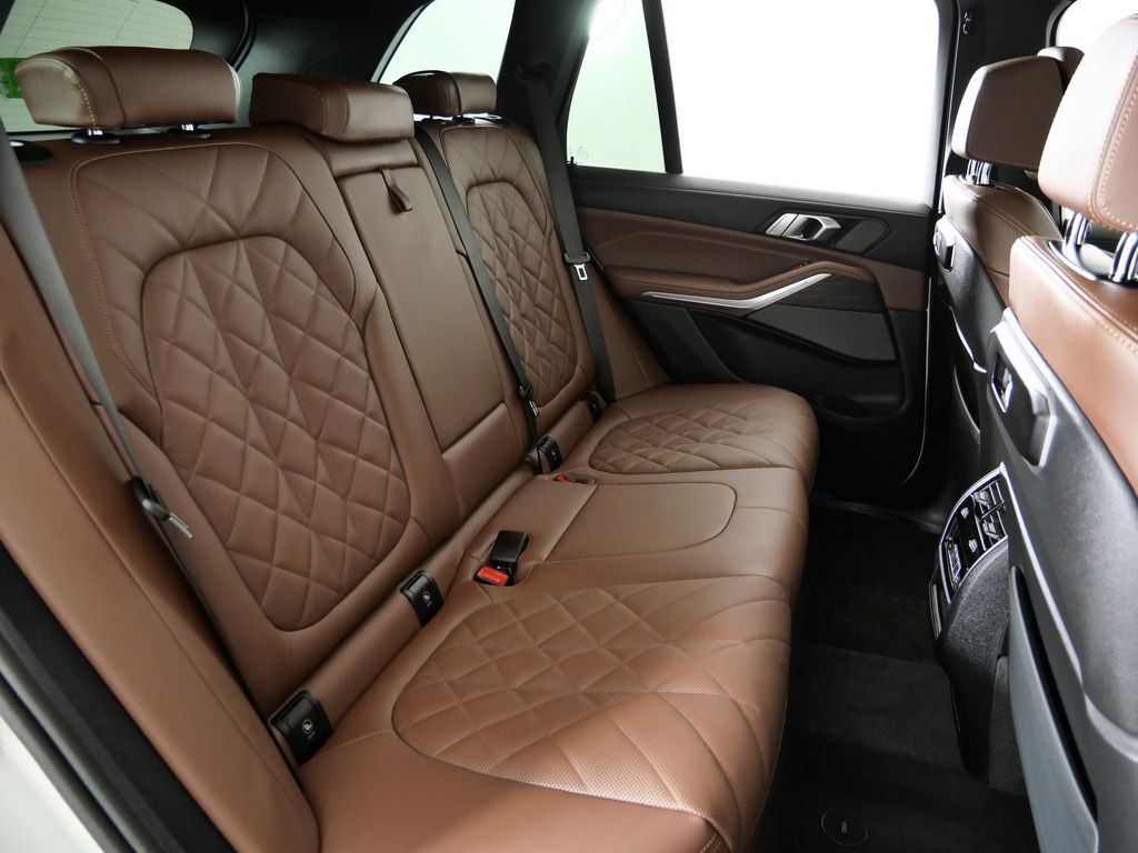 Thumbnail: 2026 BMW X5 - 26