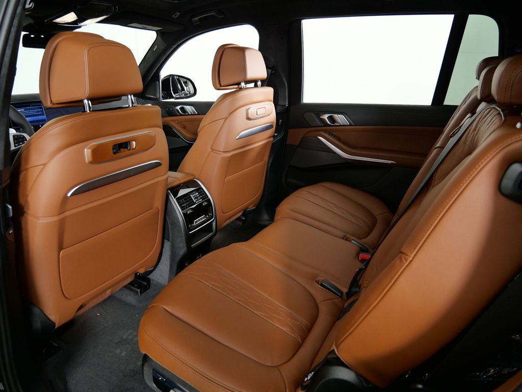 Thumbnail: 2026 BMW X7 - 34