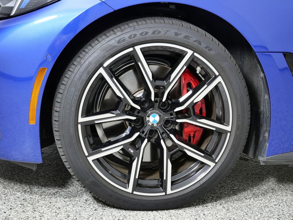 Thumbnail: 2025 BMW i4 - 18