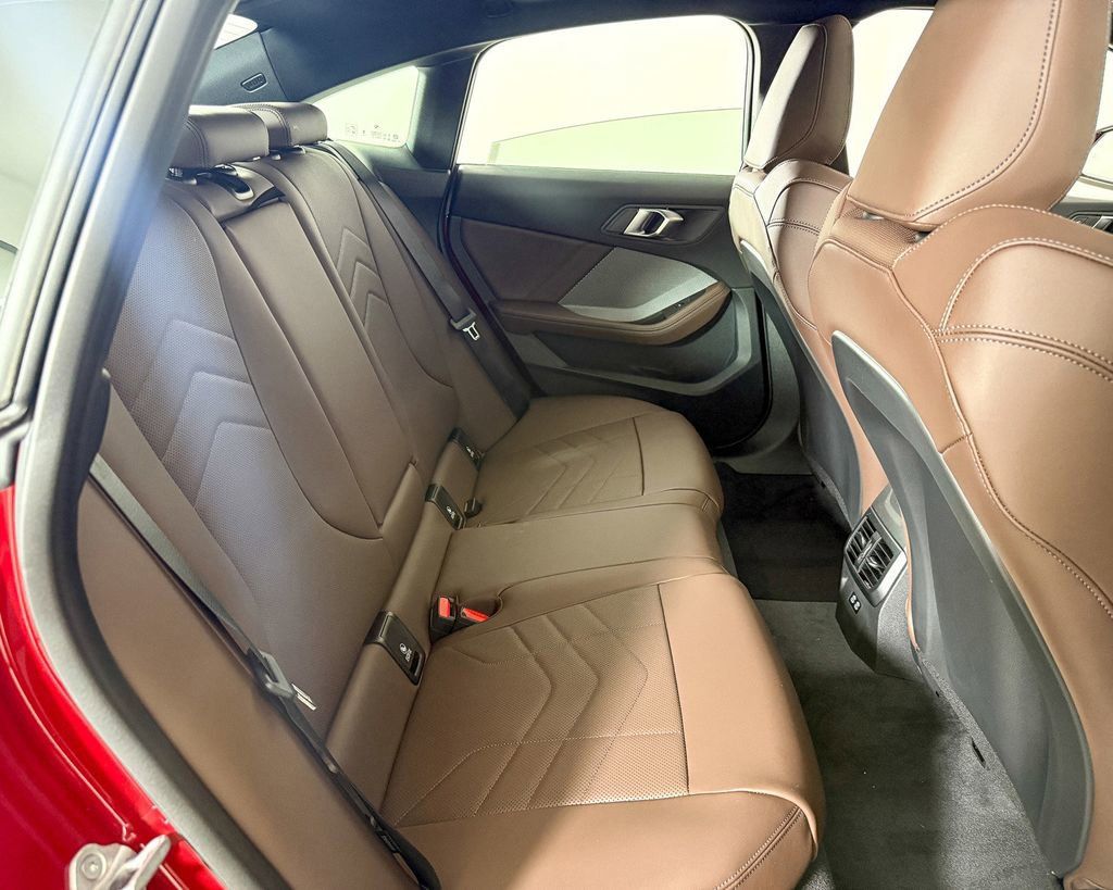 Thumbnail: 2025 BMW 2 Series - 27