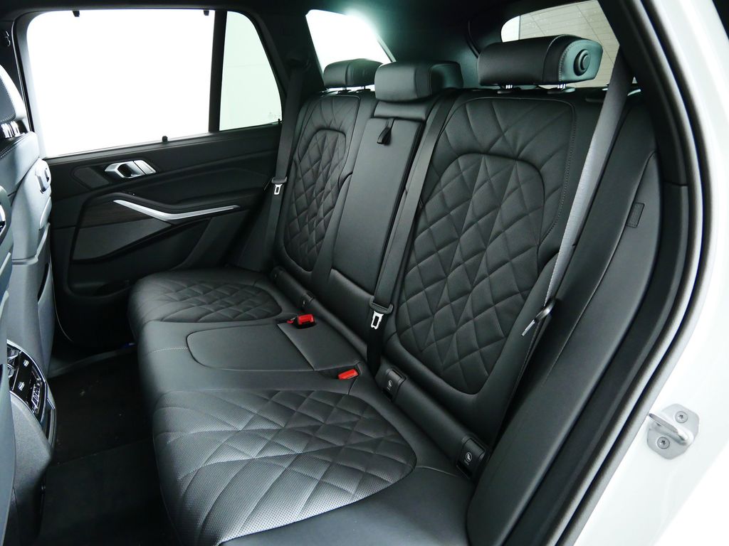 Thumbnail: 2026 BMW X5 - 30