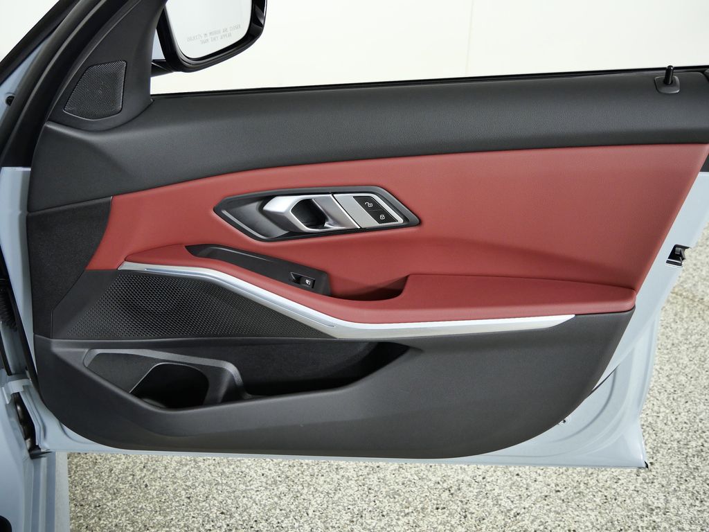 Thumbnail: 2023 BMW 3 Series - 23