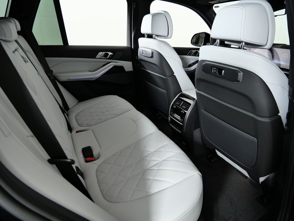 Thumbnail: 2026 BMW X5 - 26