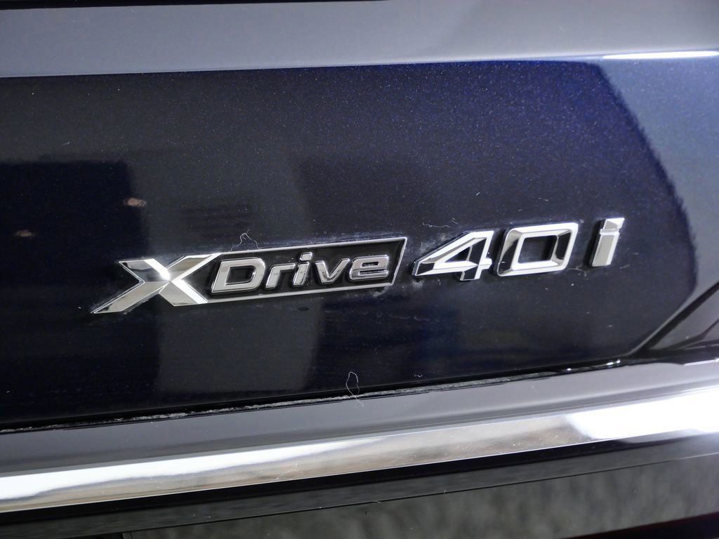 Thumbnail: 2026 BMW X7 - 13