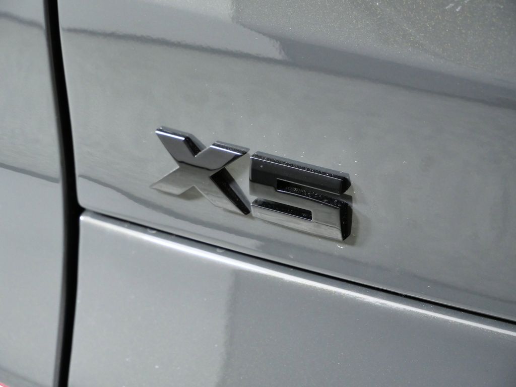 Thumbnail: 2026 BMW X5 - 13