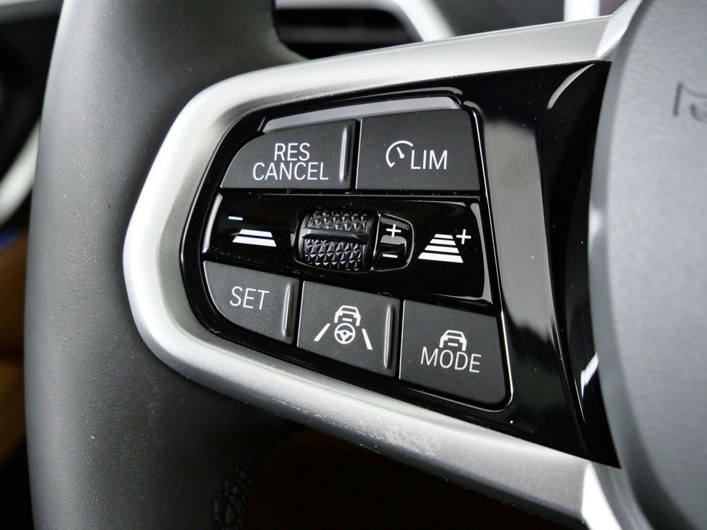 Thumbnail: 2026 BMW i4 - 40