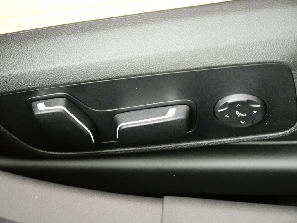 Thumbnail: 2026 BMW 3 Series - 22