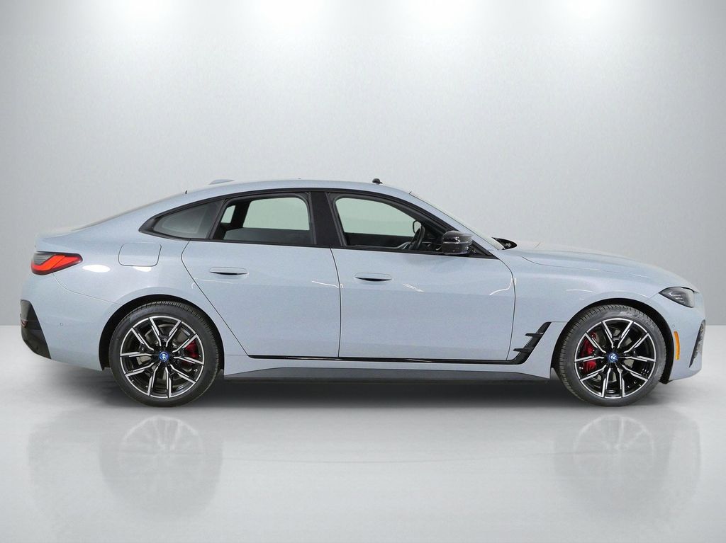 Thumbnail: 2023 BMW i4 - 10