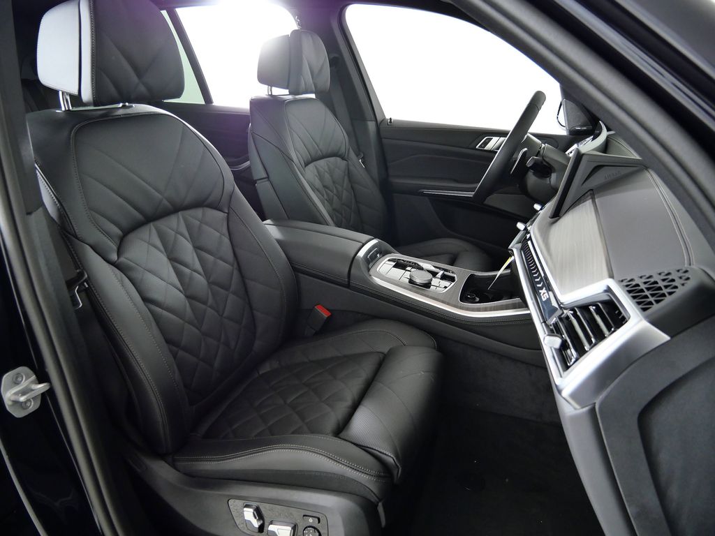 Thumbnail: 2026 BMW X5 - 21