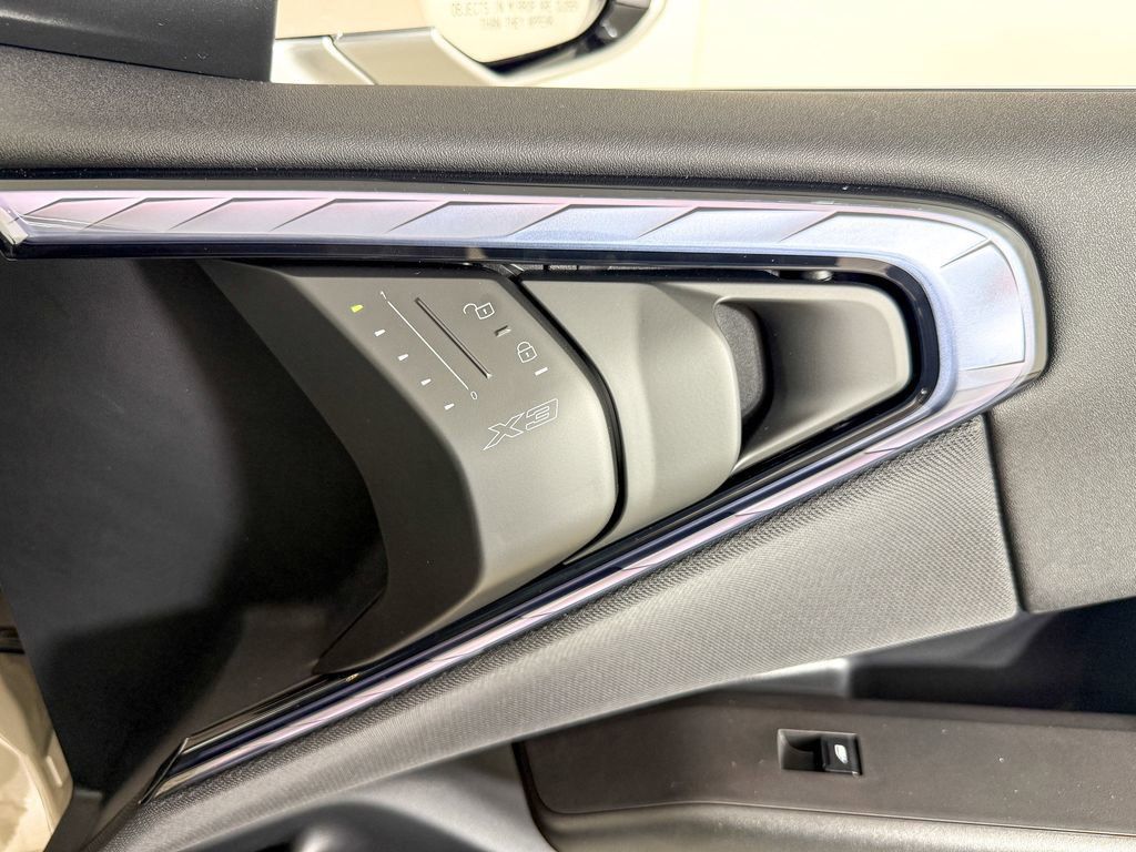 Thumbnail: 2025 BMW X3 - 24