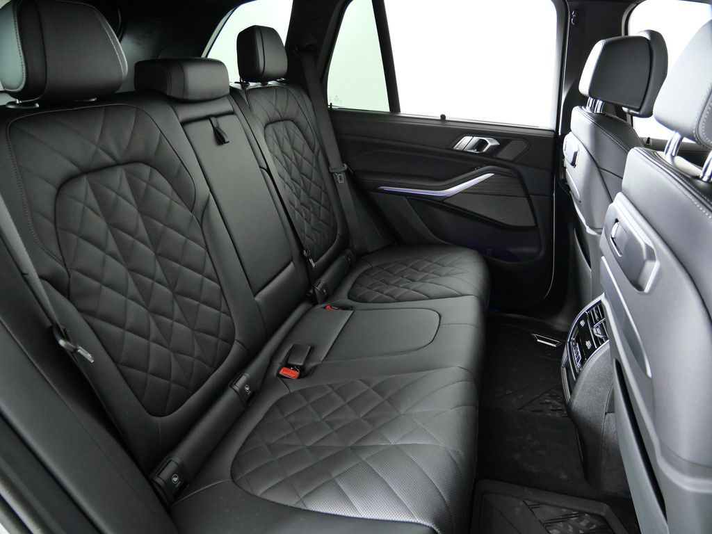 Thumbnail: 2026 BMW X5 - 27