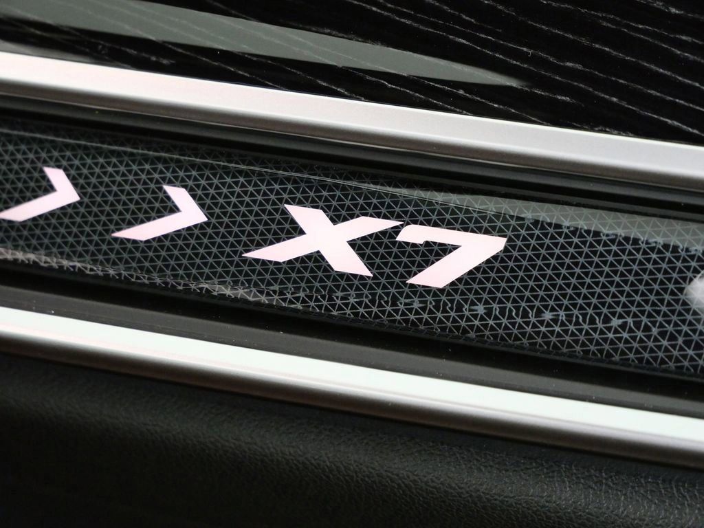 Thumbnail: 2026 BMW X7 - 25