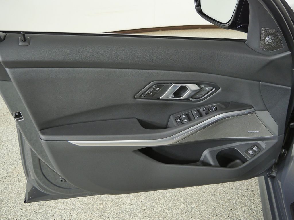 Thumbnail: 2026 BMW 3 Series - 32