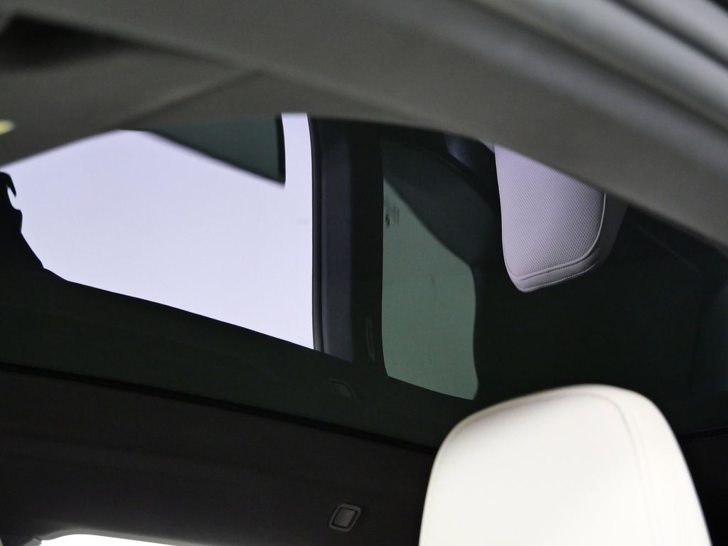 Thumbnail: 2025 BMW iX - 23