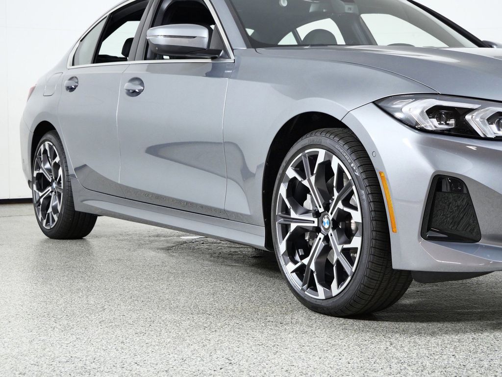 Thumbnail: 2026 BMW 3 Series - 6
