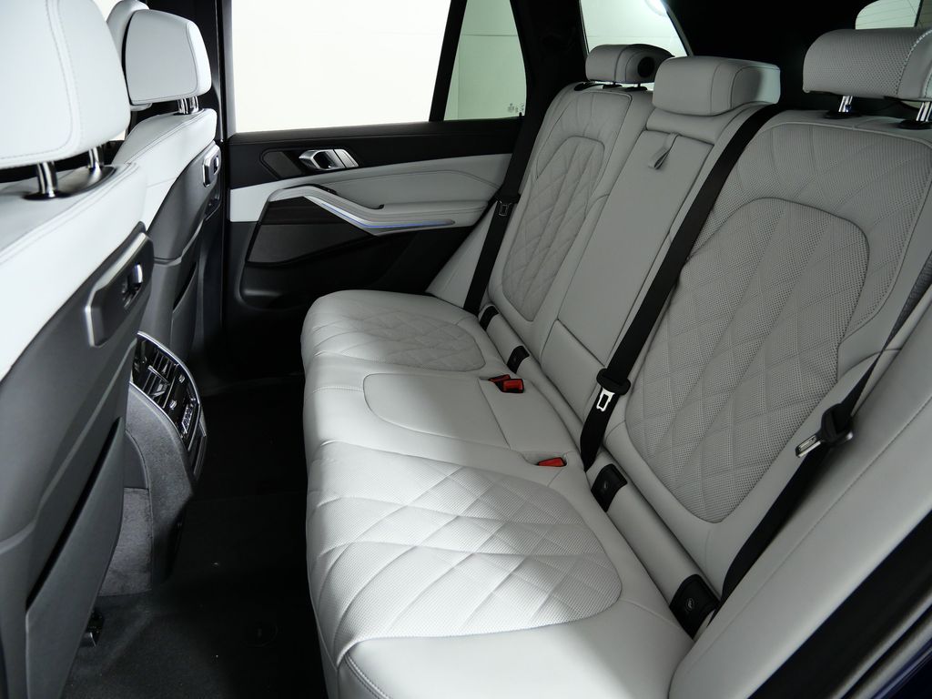 Thumbnail: 2026 BMW X5 - 33