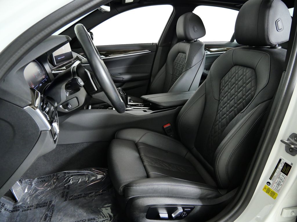 Thumbnail: 2022 BMW 5 Series - 34