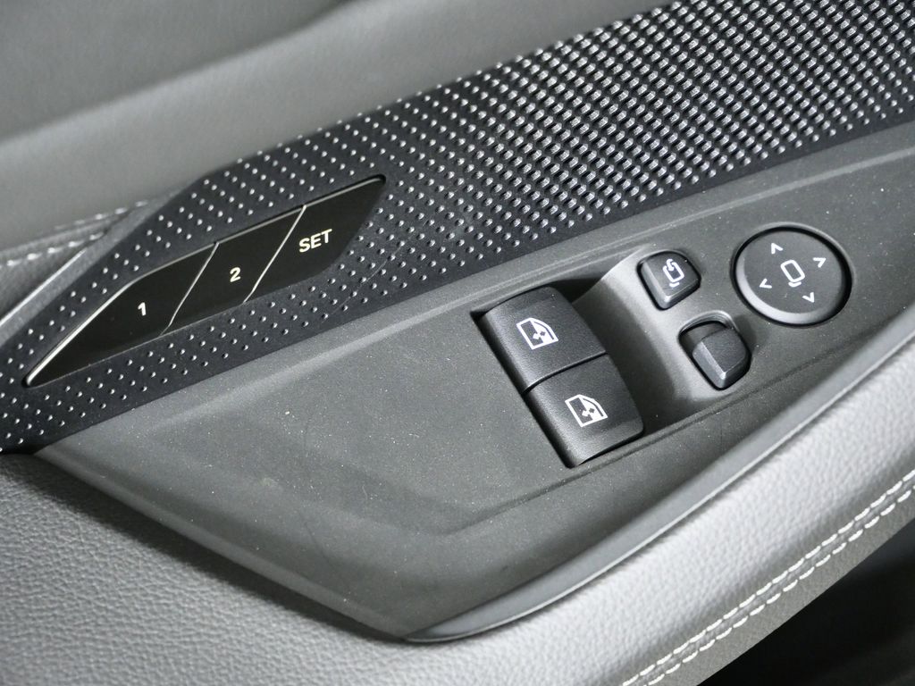 Thumbnail: 2025 BMW 4 Series - 31