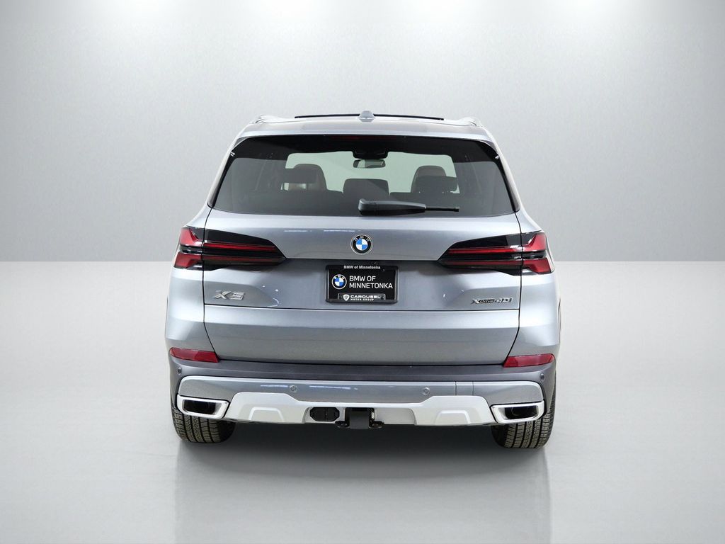 Thumbnail: 2026 BMW X5 - 10