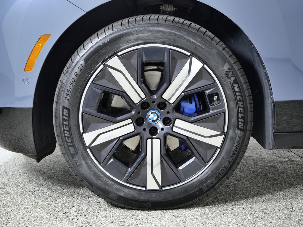Thumbnail: 2024 BMW iX - 21