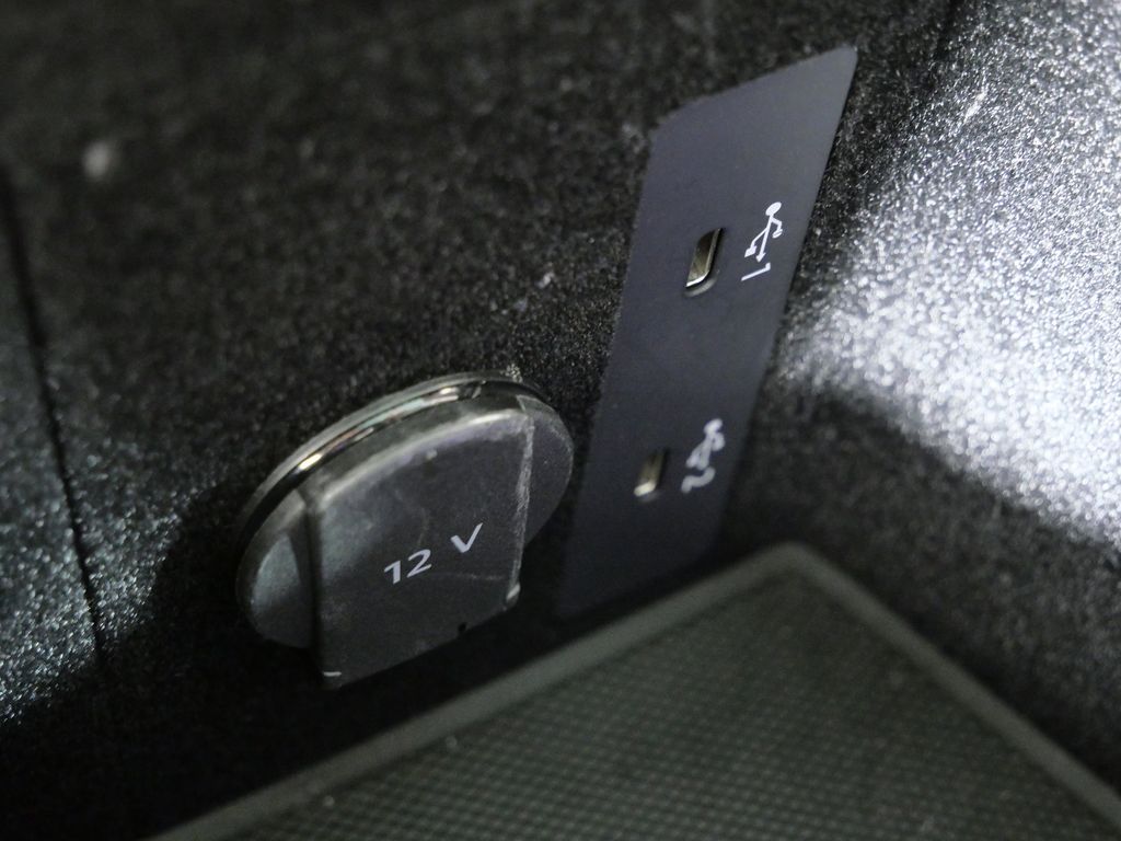 Thumbnail: 2024 Porsche Taycan - 48