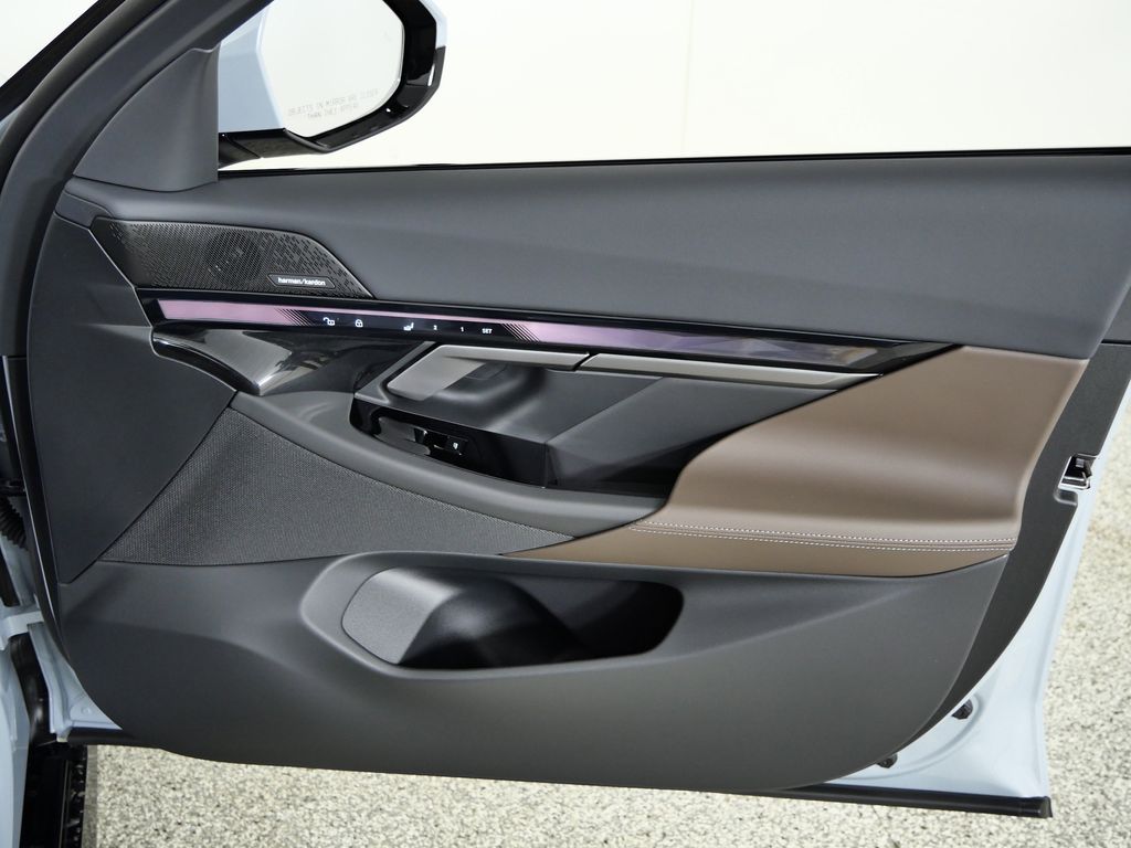 Thumbnail: 2026 BMW 5 Series - 19