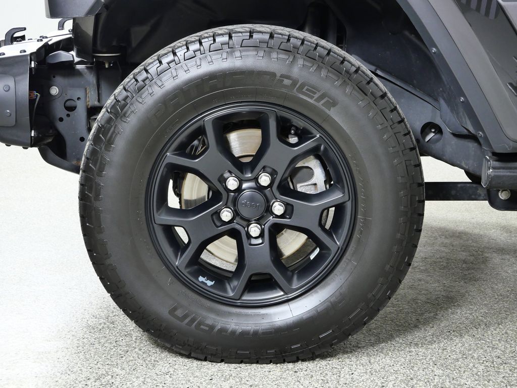 Thumbnail: 2019 Jeep Wrangler - 18