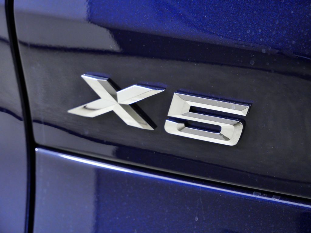 Thumbnail: 2026 BMW X5 - 13