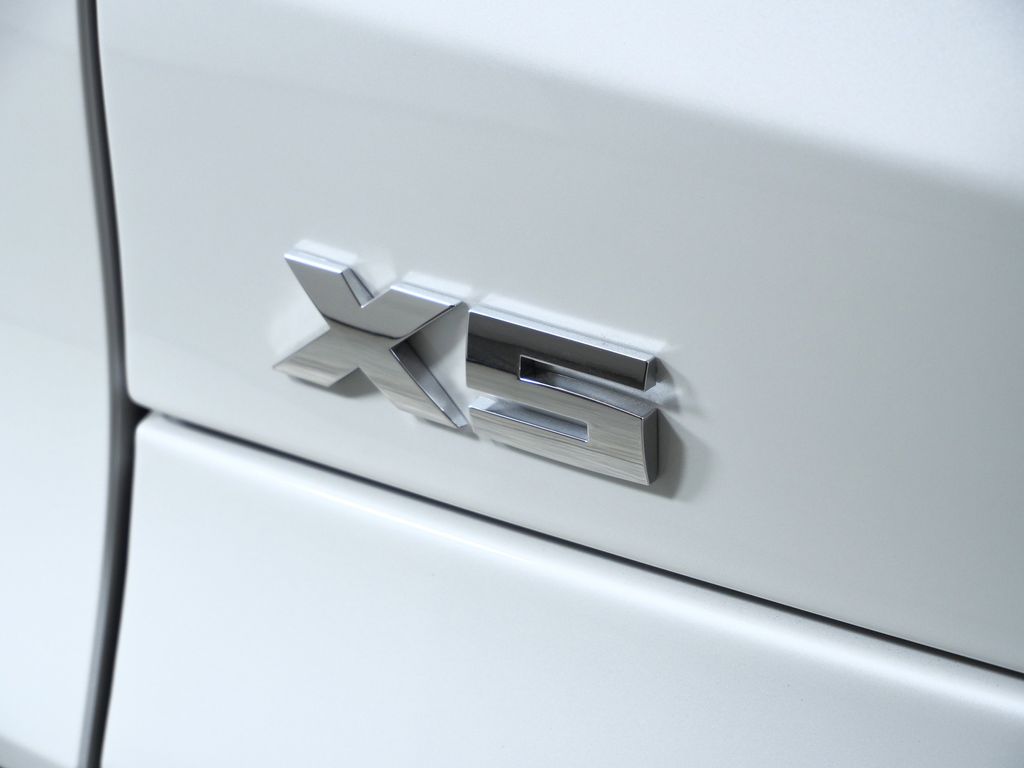 Thumbnail: 2026 BMW X5 - 13