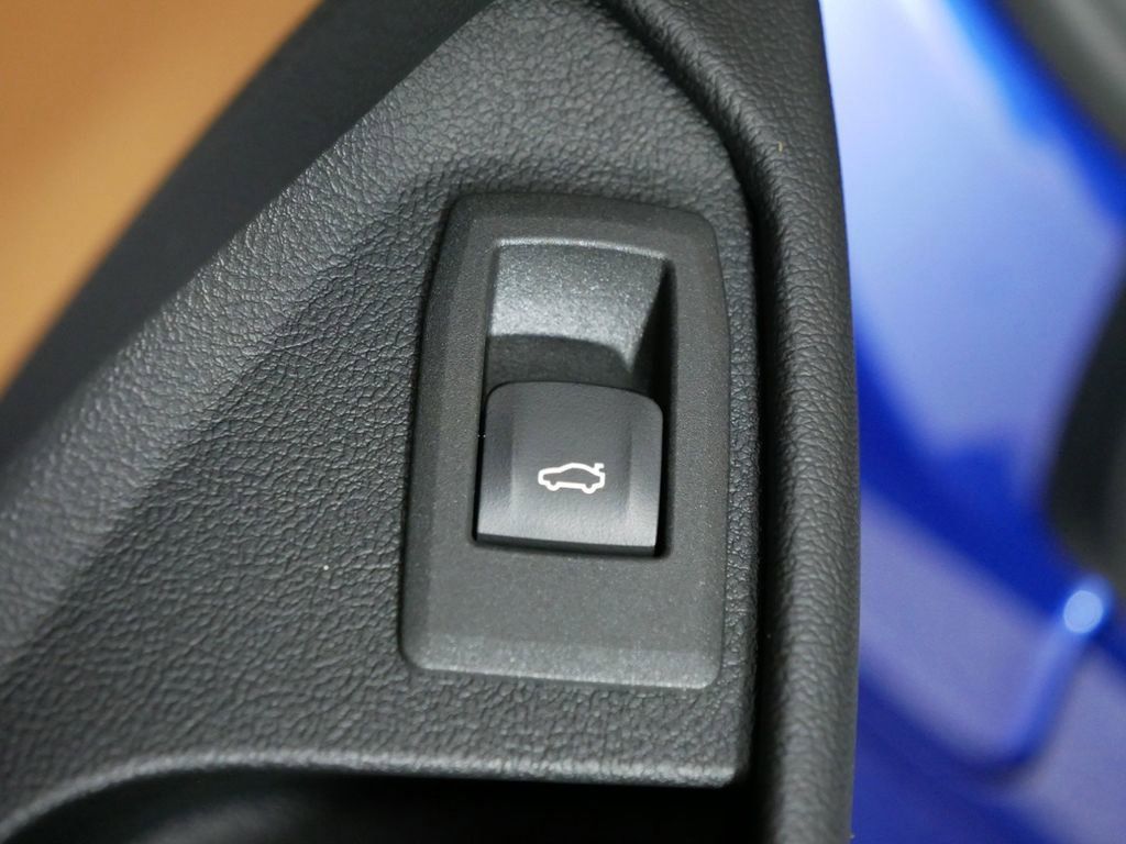 Thumbnail: 2025 BMW 4 Series - 34