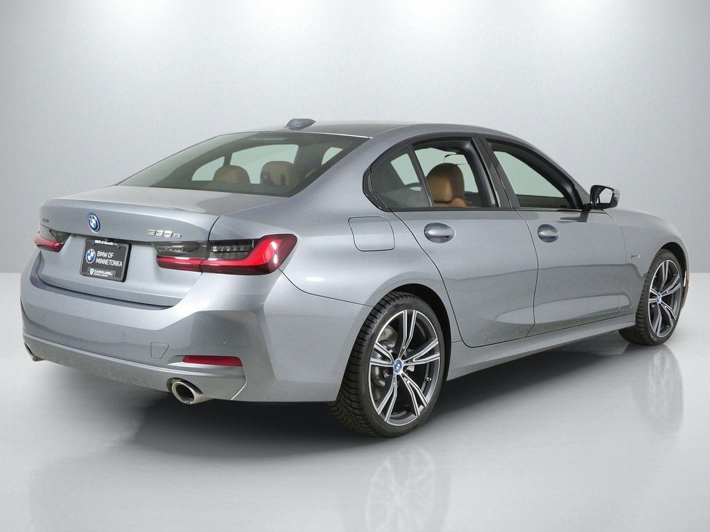 Thumbnail: 2023 BMW 3 Series - 9