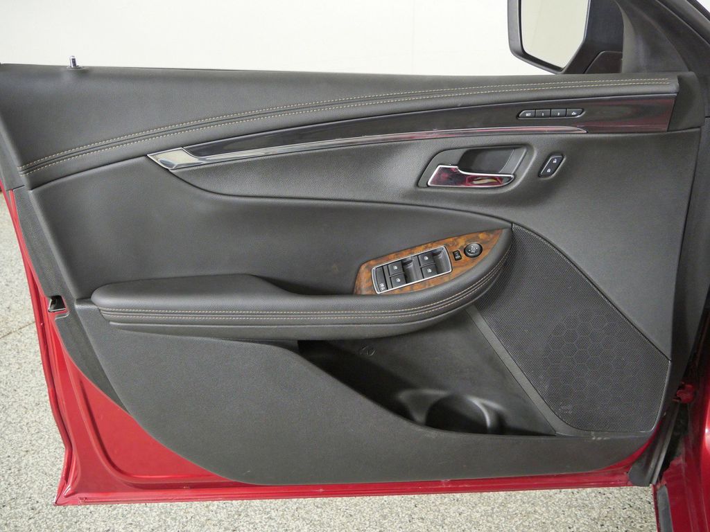 Thumbnail: 2014 Chevrolet Impala - 32