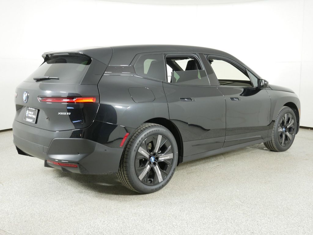 Thumbnail: 2025 BMW iX - 8