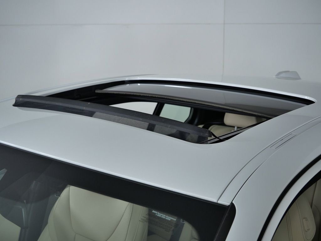 Thumbnail: 2025 BMW 3 Series - 22