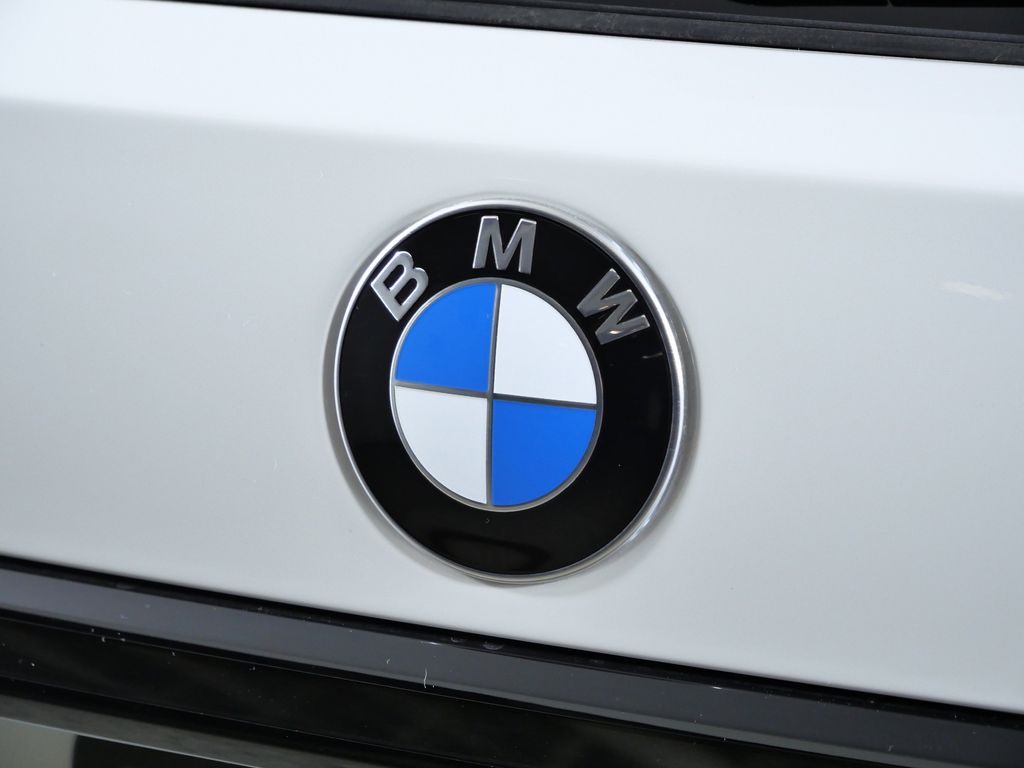 Thumbnail: 2026 BMW X7 - 11